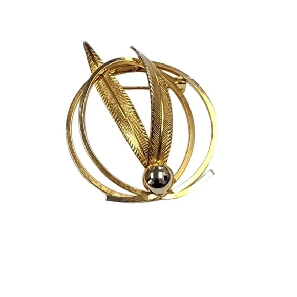 Vintage Jewelry - Vintage 60s-70s Textured Feather Interlocking Circles Brooch Pin Gold Tone